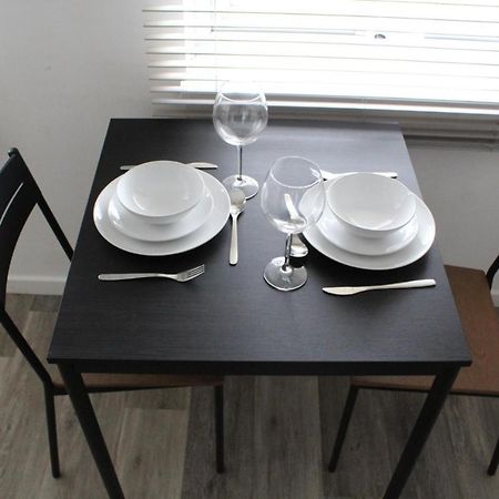 Modern Studio Apartment With Parking Chatham  Luaran gambar