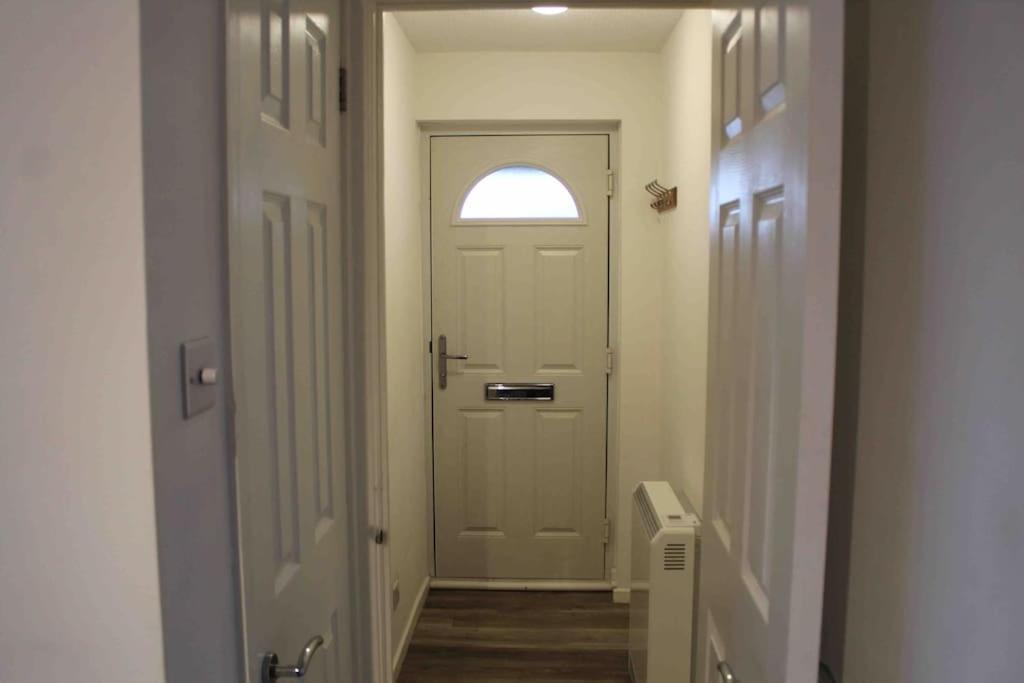 Modern Studio Apartment With Parking Chatham  Luaran gambar