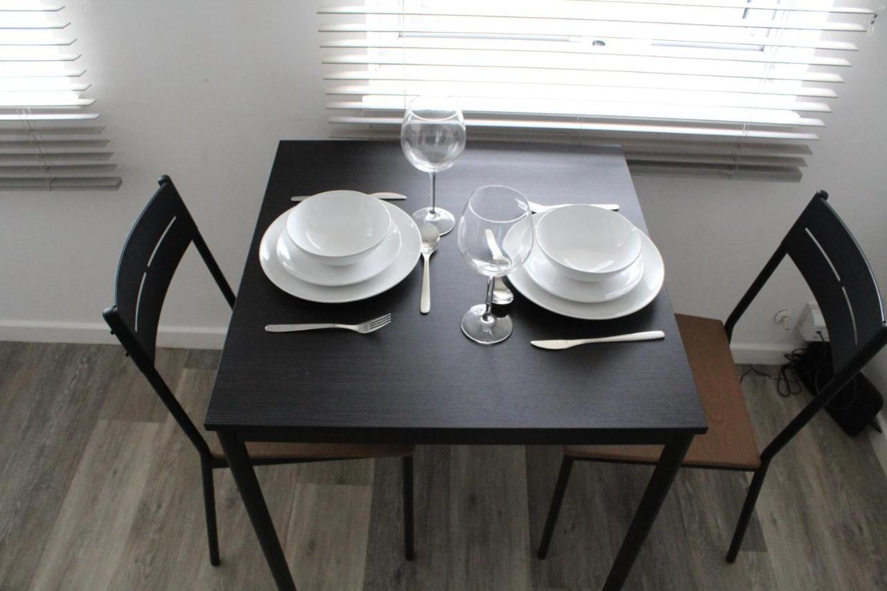 Modern Studio Apartment With Parking Chatham  Luaran gambar